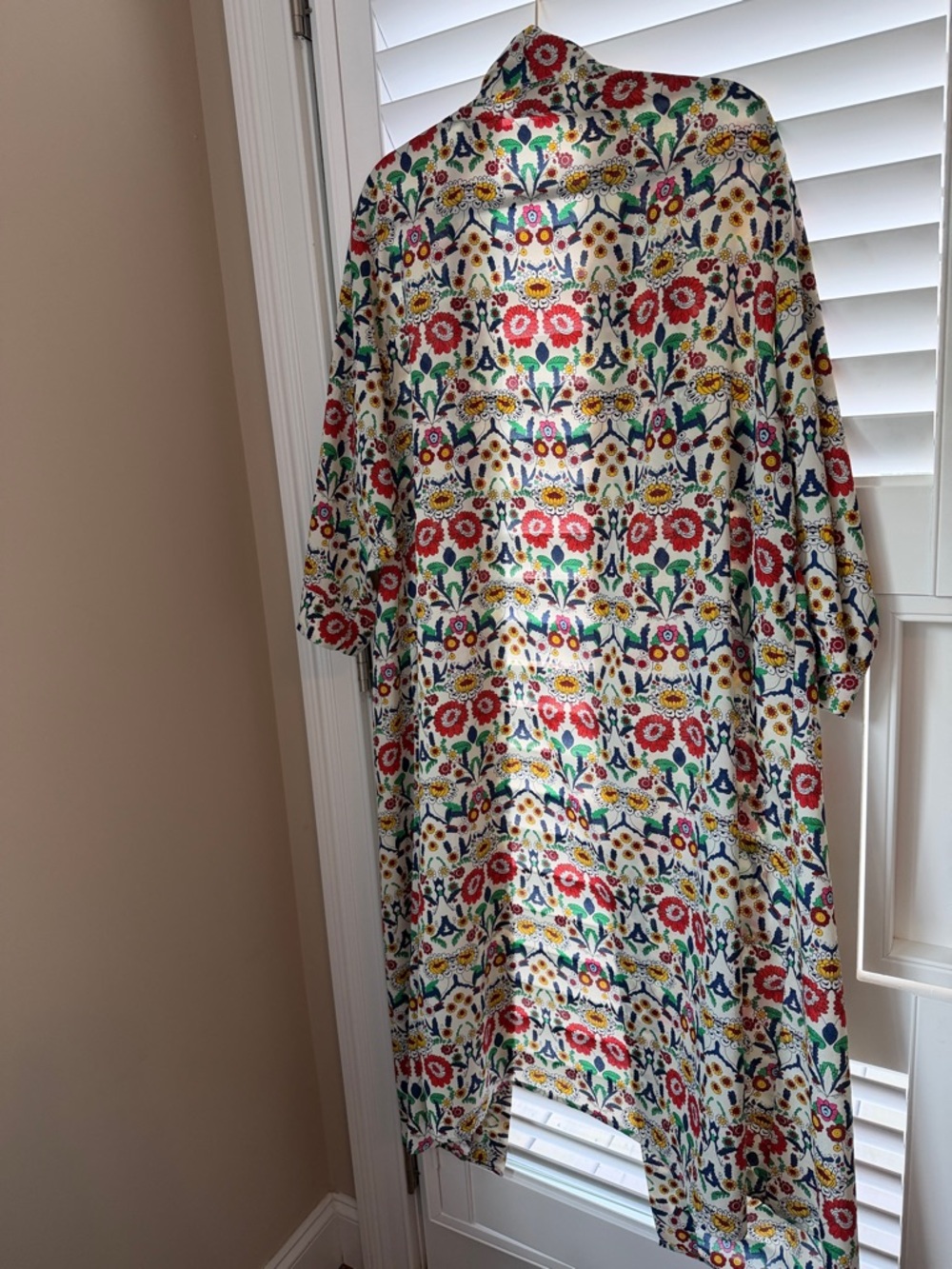 Floral Open-Front Duster Kimono in White with Multicolor Print - Picture 5 of 5